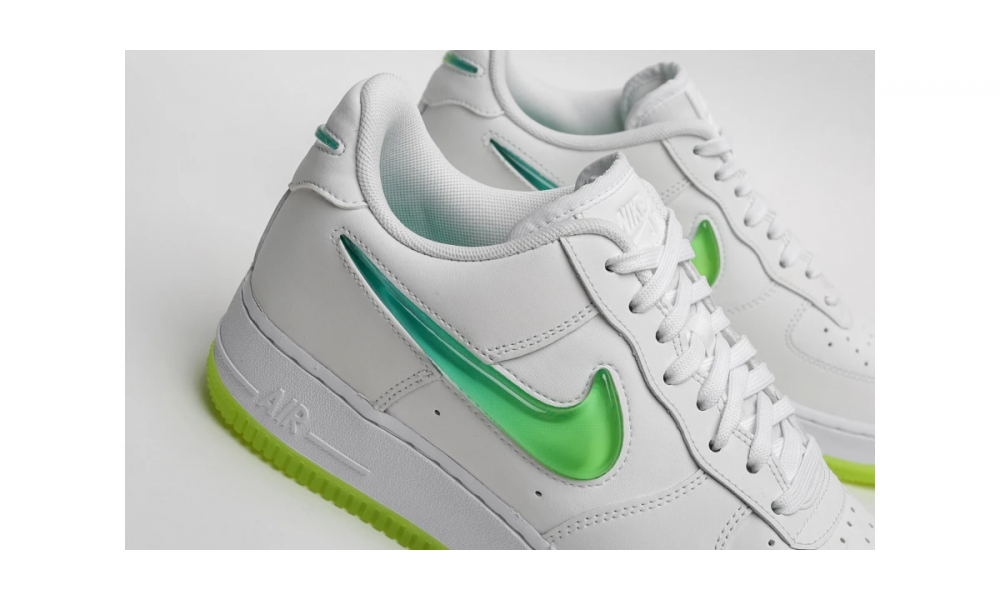 Nike air force 1 low green swoosh best sale